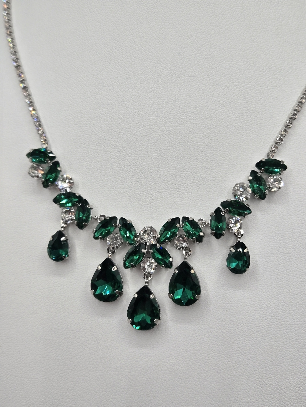 Swarovski Crystal Elements Silver Emerald Green Statement Necklace 16 - 19 in - Picture 3 of 5